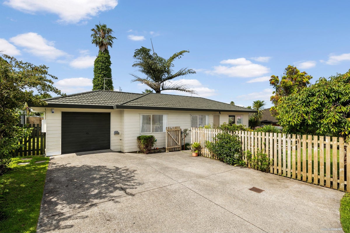 19A Hillside Road, Mount Wellington, Auckland - Carousel 1