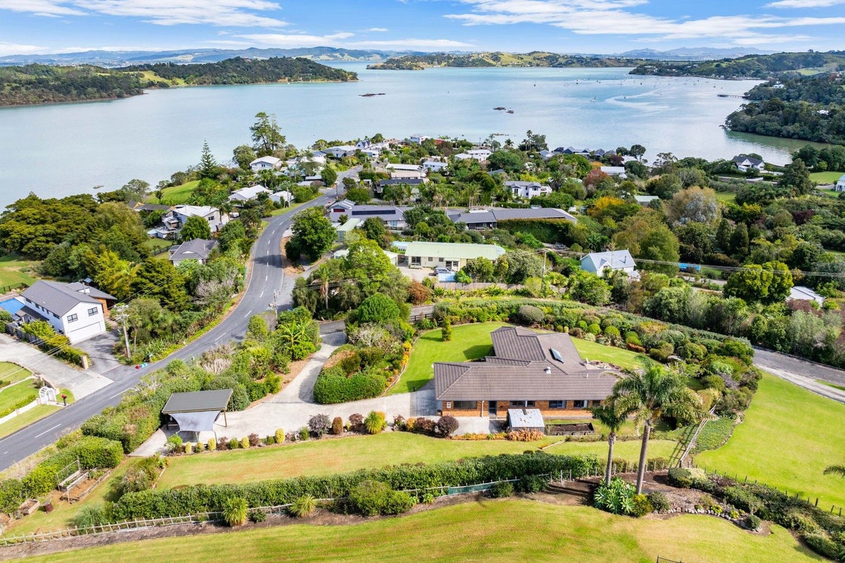 4 Sunset Parade, Whangarei - Carousel 1