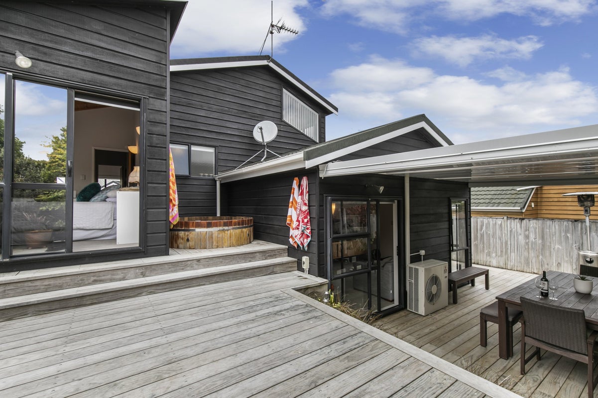 1/6 Oystergrove Road, West Harbour, Auckland - Carousel 2