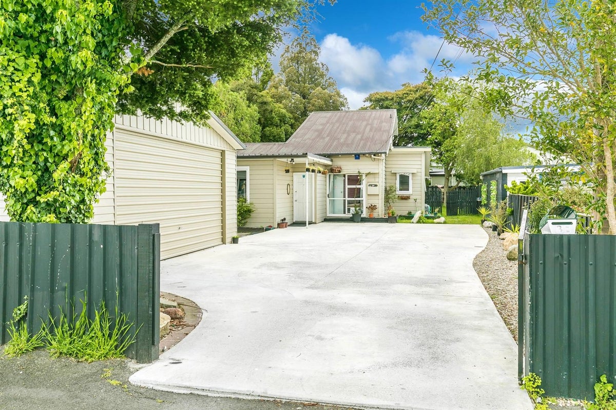 36 Marshall Street, Fairfield, Hamilton - Carousel 1