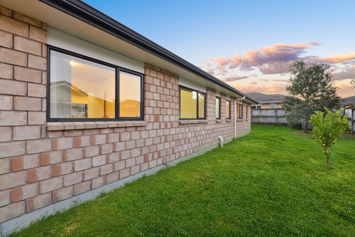 6 Riverglade Parkway, Te Atatu South, Auckland - Carousel 26