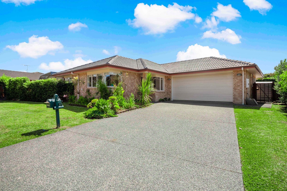 3 Lantern Court, Henderson, Auckland - Carousel 1