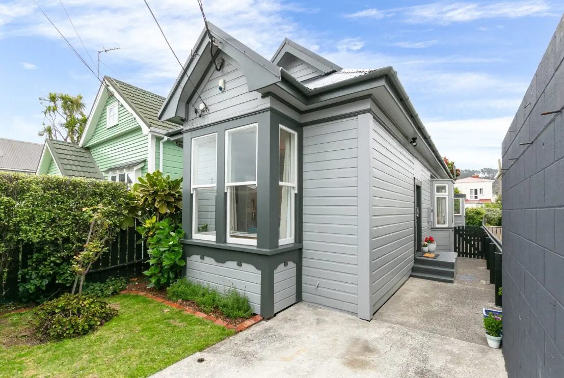 8 Yule Street, Kilbirnie, Wellington - Carousel 1