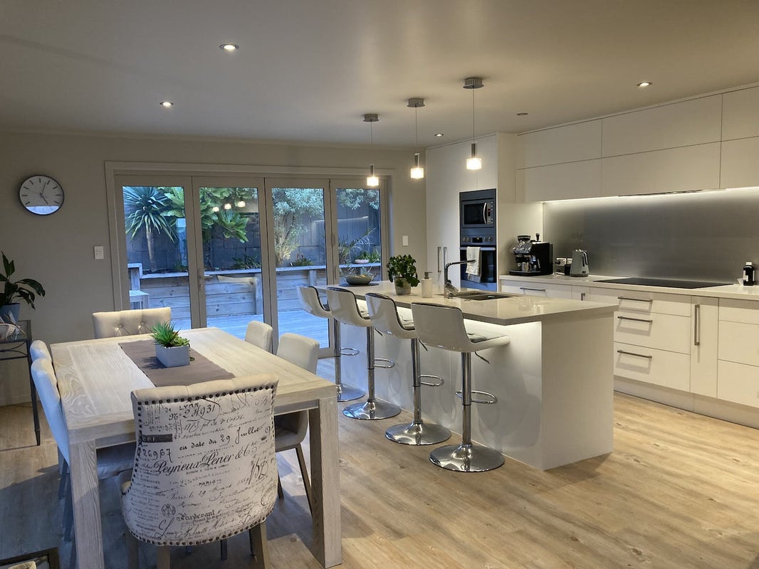 4A Bemrose Place, Cockle Bay, Auckland - Carousel 1