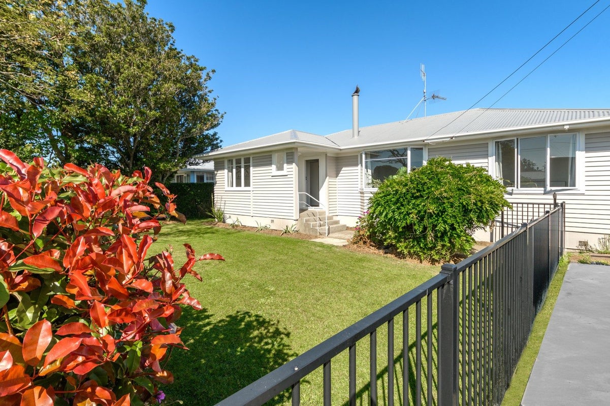 52 Queen Road, Bellevue, Tauranga - Carousel 1
