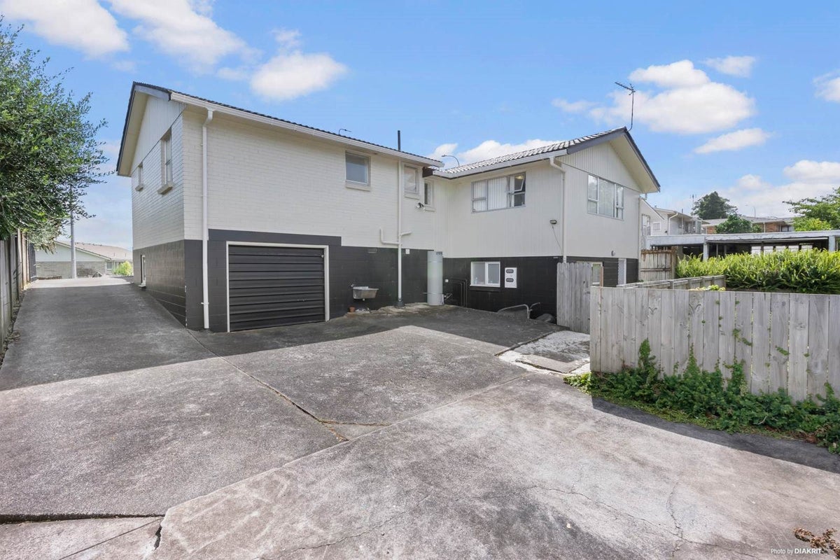 16 Union Road, Howick, Auckland - Carousel 1