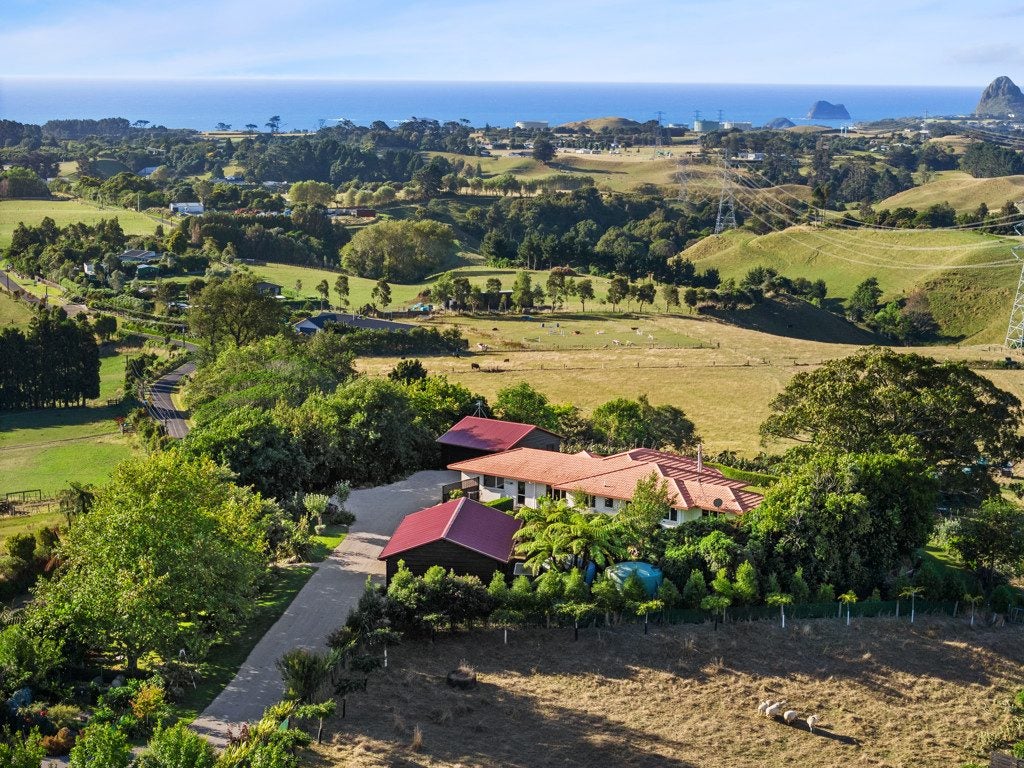 171 Sealy Road, Omata, New Plymouth - Carousel 1