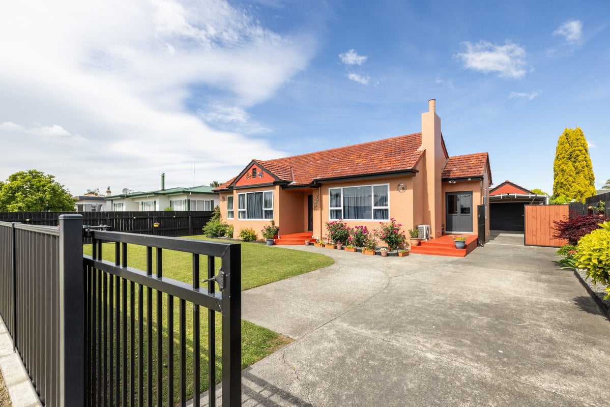 814 St Aubyn Street West, Saint Leonards, Hastings - Carousel 1