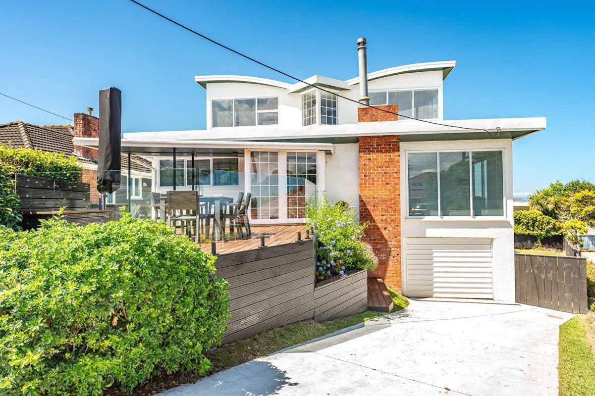 7 Tower Crescent, Durie Hill, Whanganui - Carousel 1