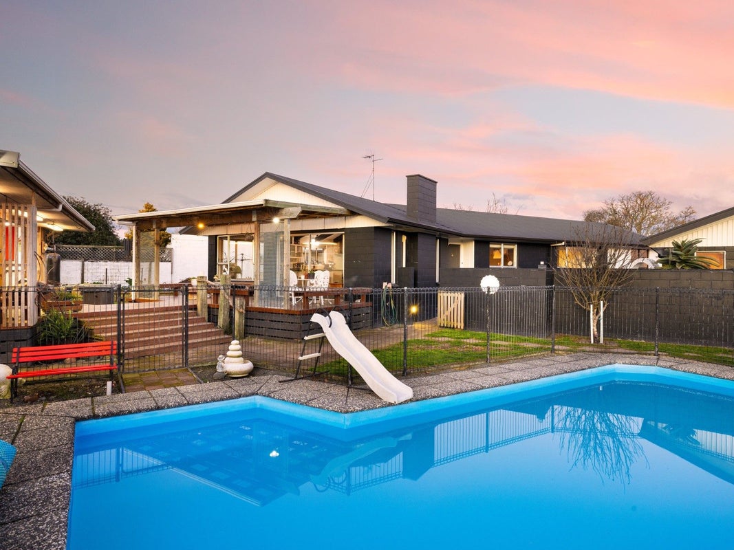 9 Cascade Place, Chartwell, Hamilton - Carousel 2
