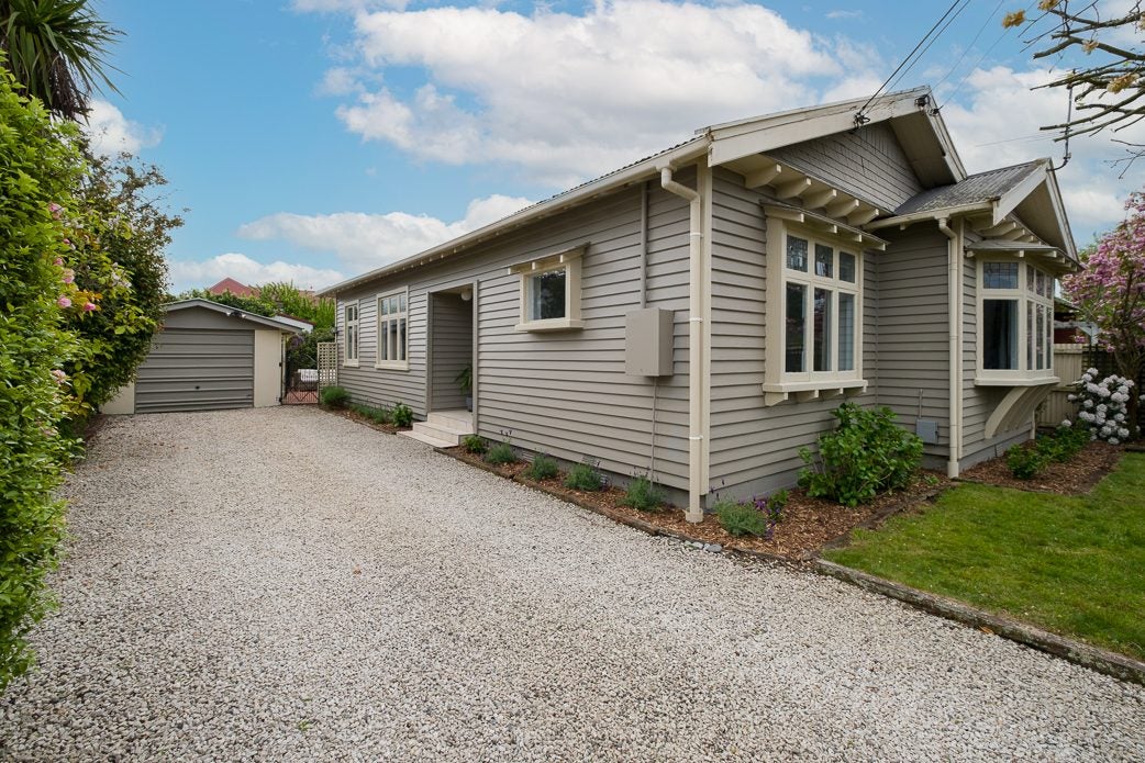 20 Bond Street, Waltham, Christchurch - Carousel 2