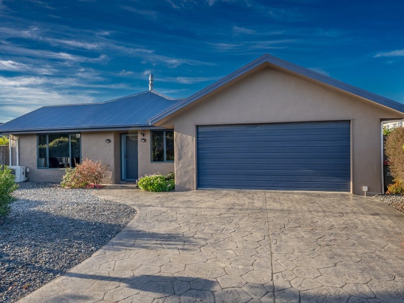 24 Hollybush Drive, Brightwater - Carousel 1
