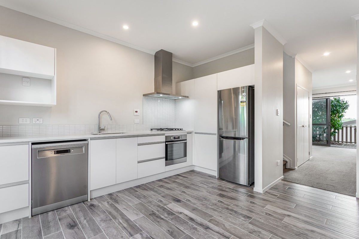 44 Pukewhero Rise, Westgate, Auckland - Carousel 2