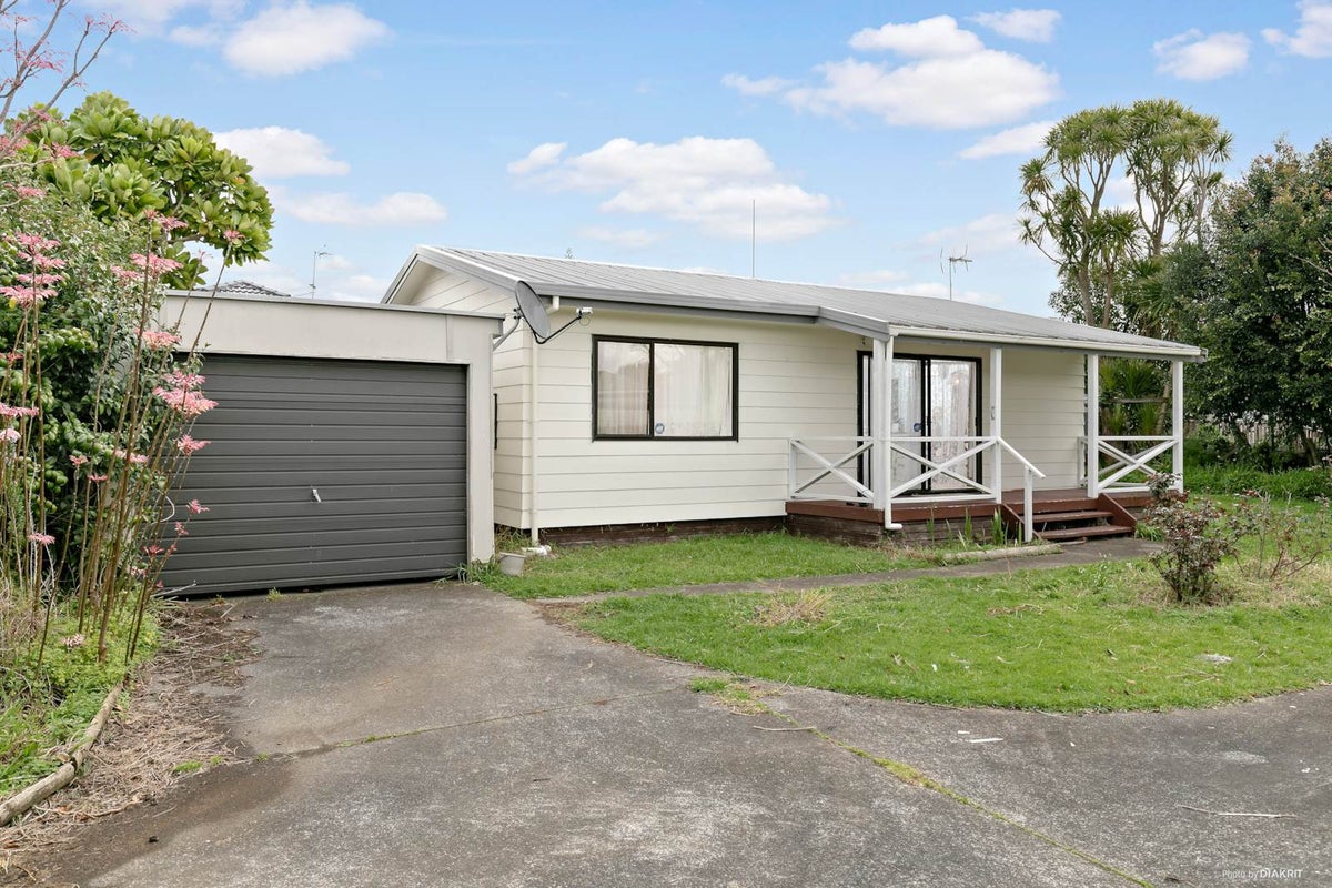 2/14 Koromiko Street, New Lynn, Auckland - Carousel 1