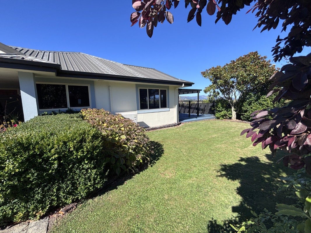 6 Kea Place, Fitzherbert, Palmerston North - Carousel 23
