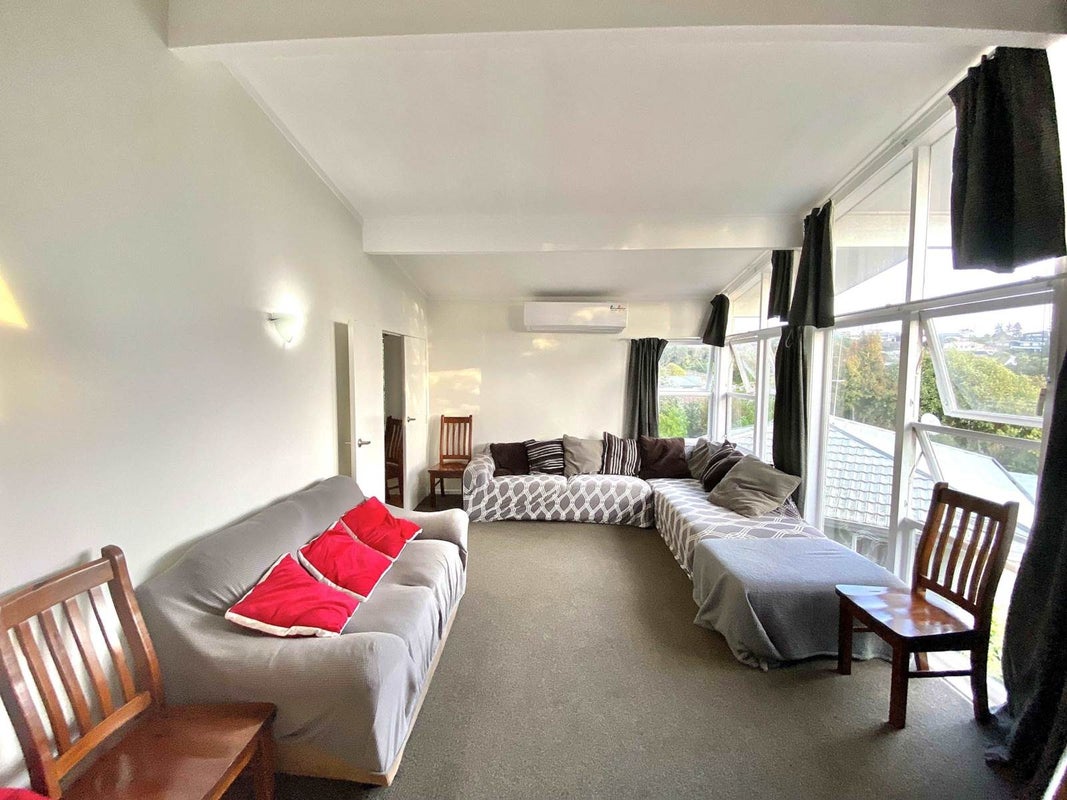 9 Robbies Road, Shelly Park, Auckland - Carousel 1
