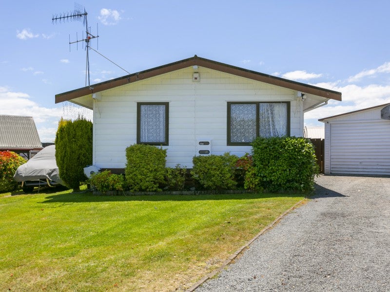 15 Tobin Place, Richmond Heights, Taupo - Carousel 1