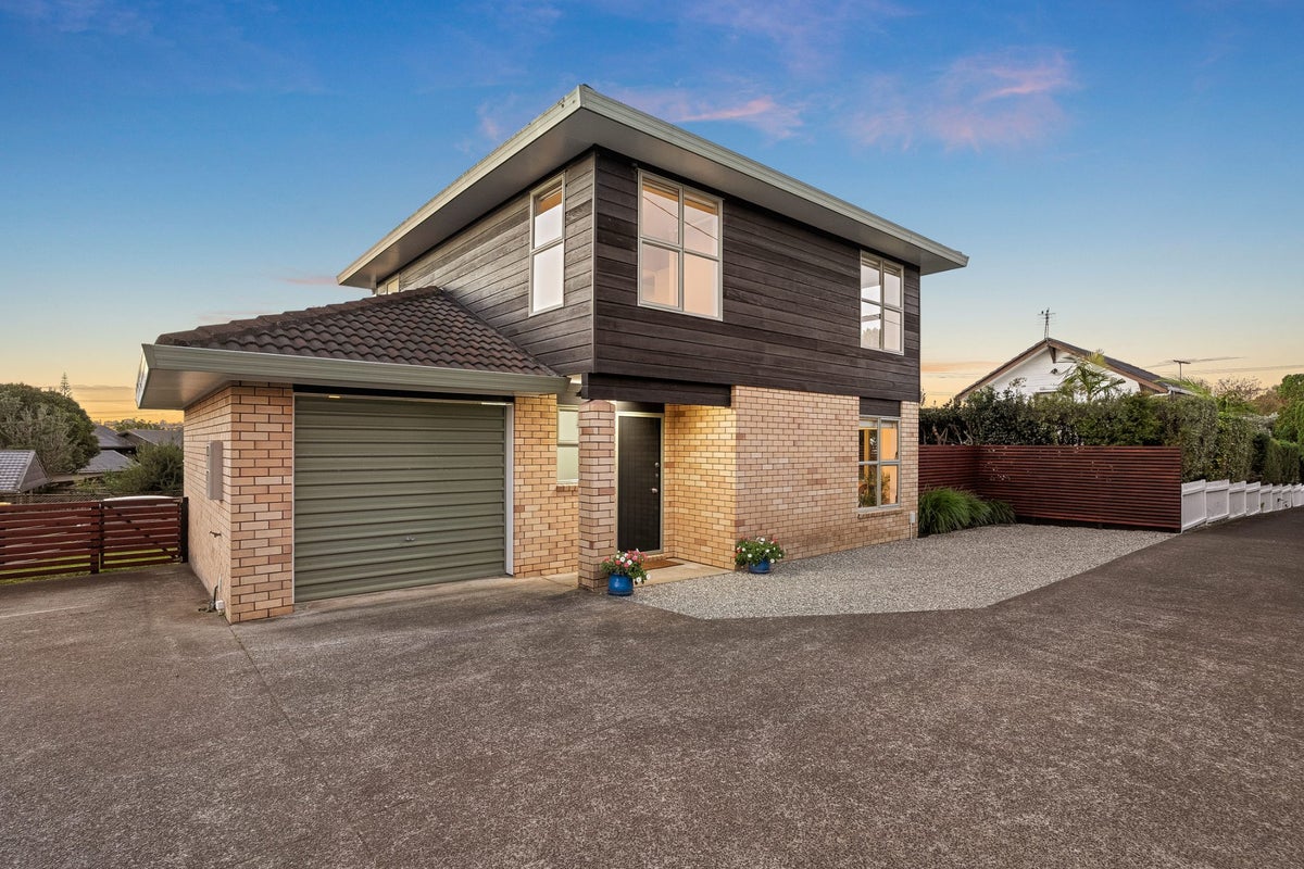 159A Chivalry Road, Glenfield, Auckland - Carousel 1