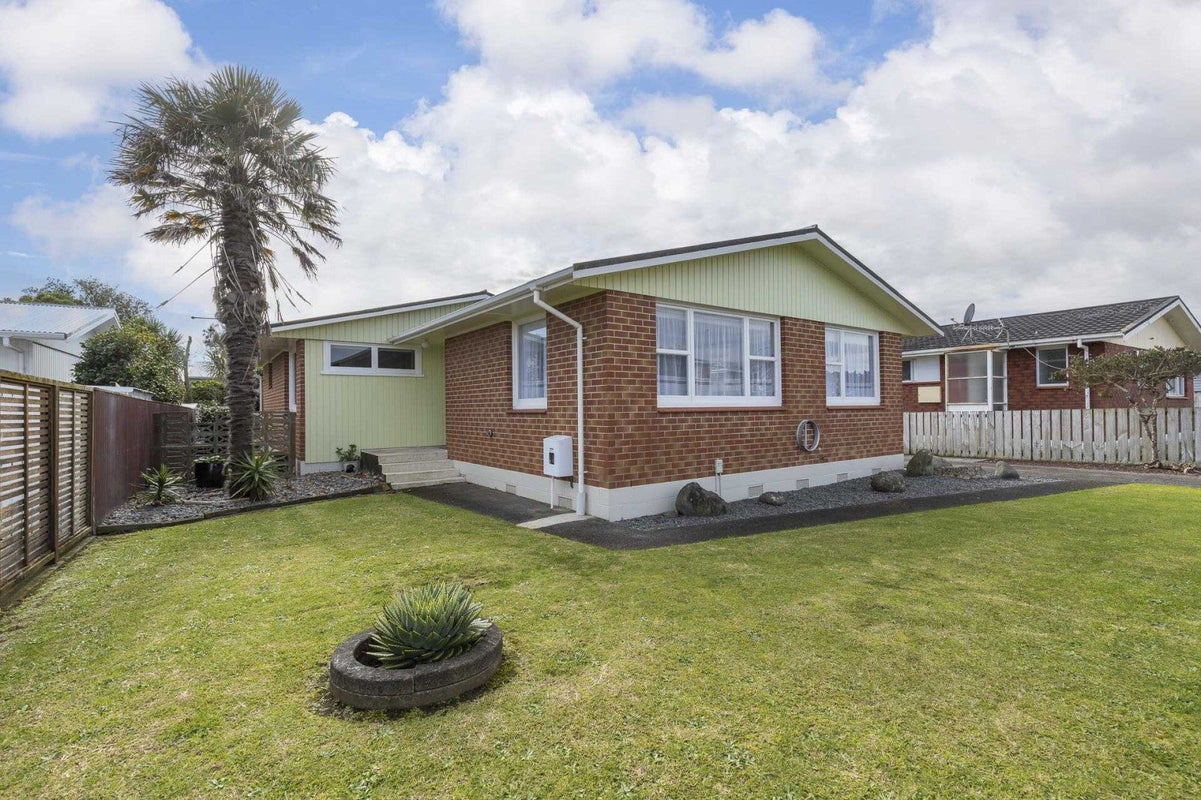 10 Severn Place, Spotswood, New Plymouth - Carousel 23