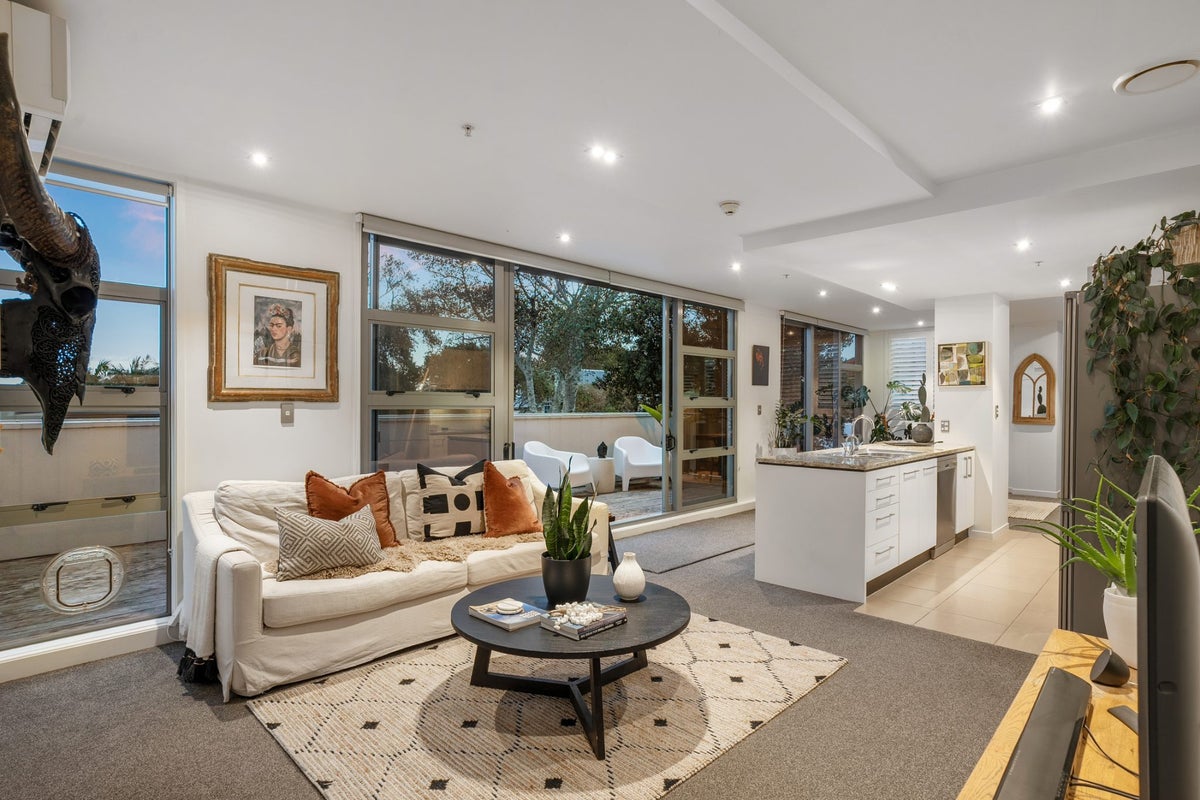 111/16 Huron Street, Takapuna, Auckland - Carousel 1