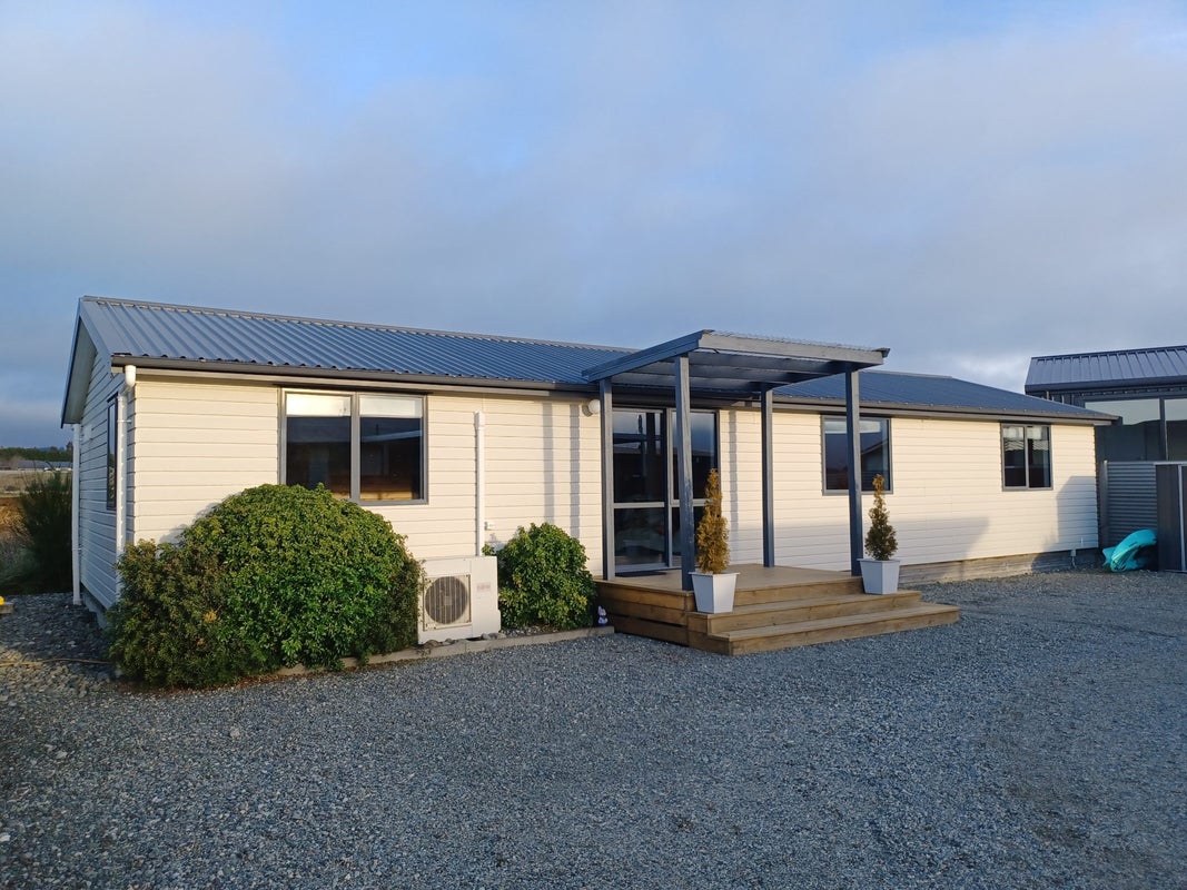 10B Anderson Place, Te Anau, Te Anau - Carousel 1