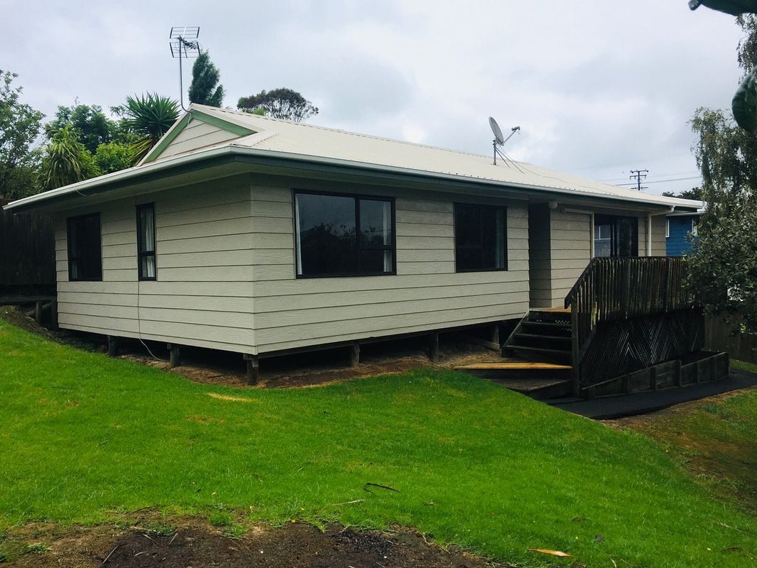 25 Aeroview Drive, Beach Haven, Auckland - Carousel 1