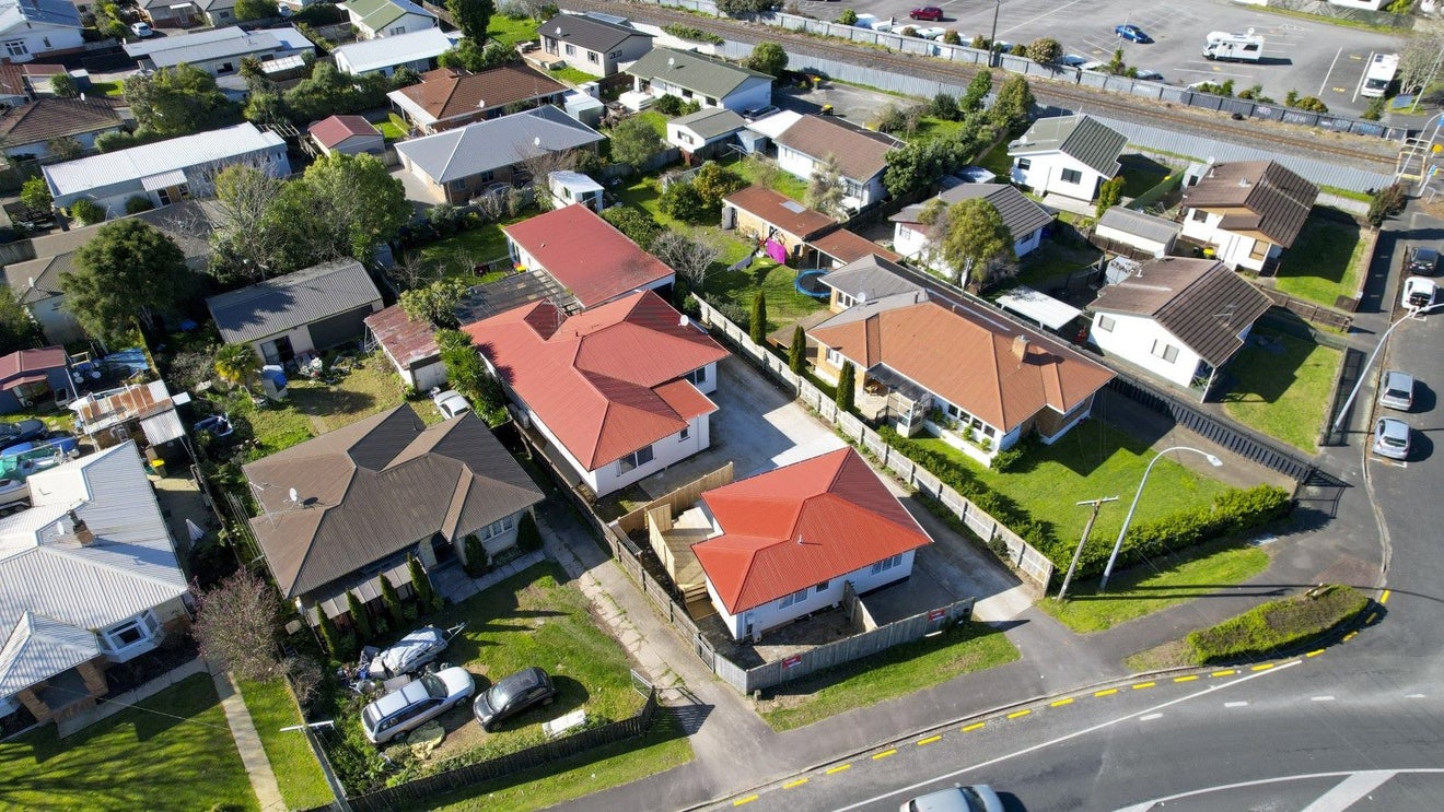 8 Brooklyn Road, Claudelands, Hamilton - Carousel 25
