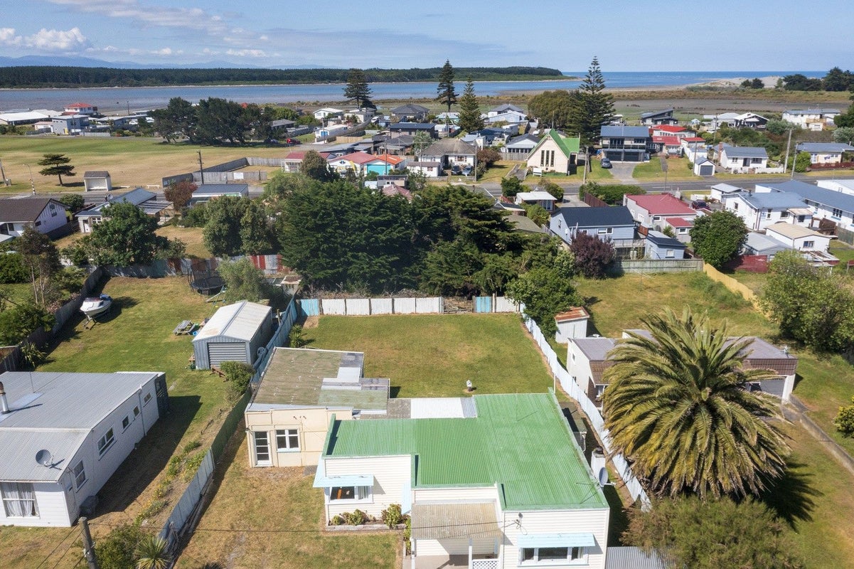 38 Pratt Avenue, Foxton Beach, Foxton - Carousel 26