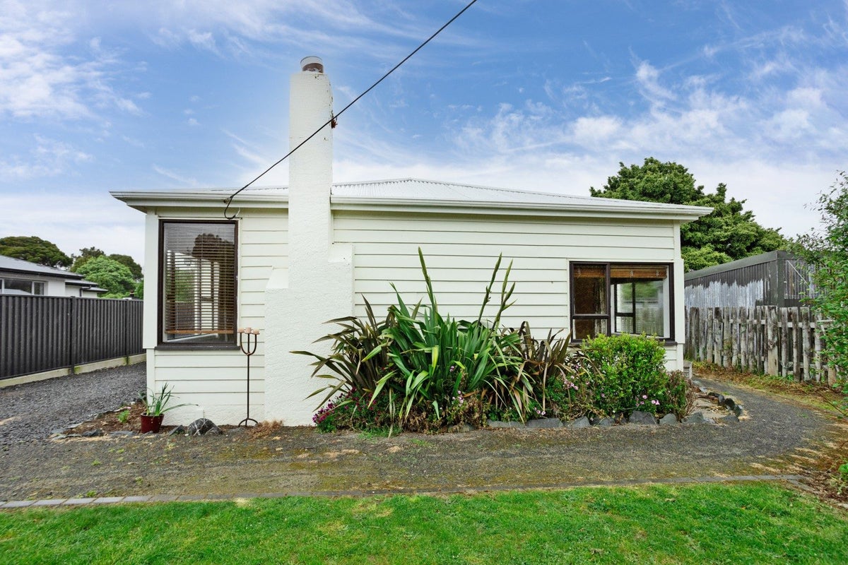 6 Allan Street, Otatara - Carousel 15