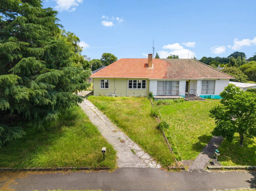 5 Plunket Terrace, Hamilton East, Hamilton - Carousel 1