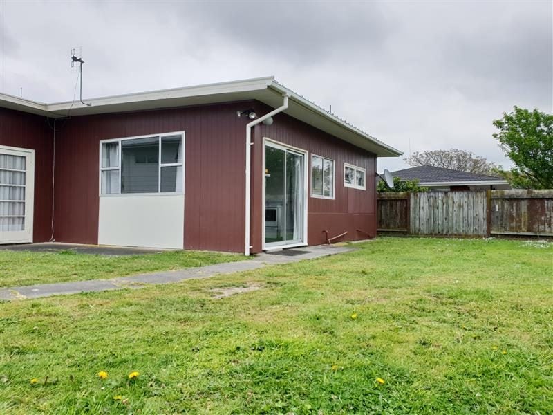 6B Westhaven Grove, Takaro, Palmerston North - Carousel 1