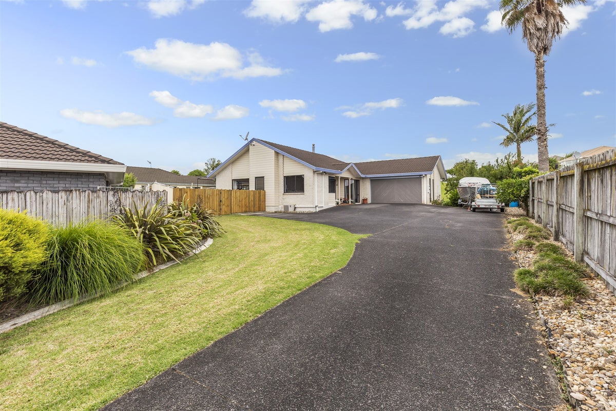 62 Meadowland Drive, Somerville, Auckland - Carousel 1