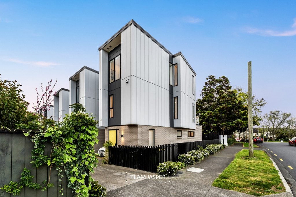 1/48 Saint Johns Road, St Johns, Auckland - Carousel 1