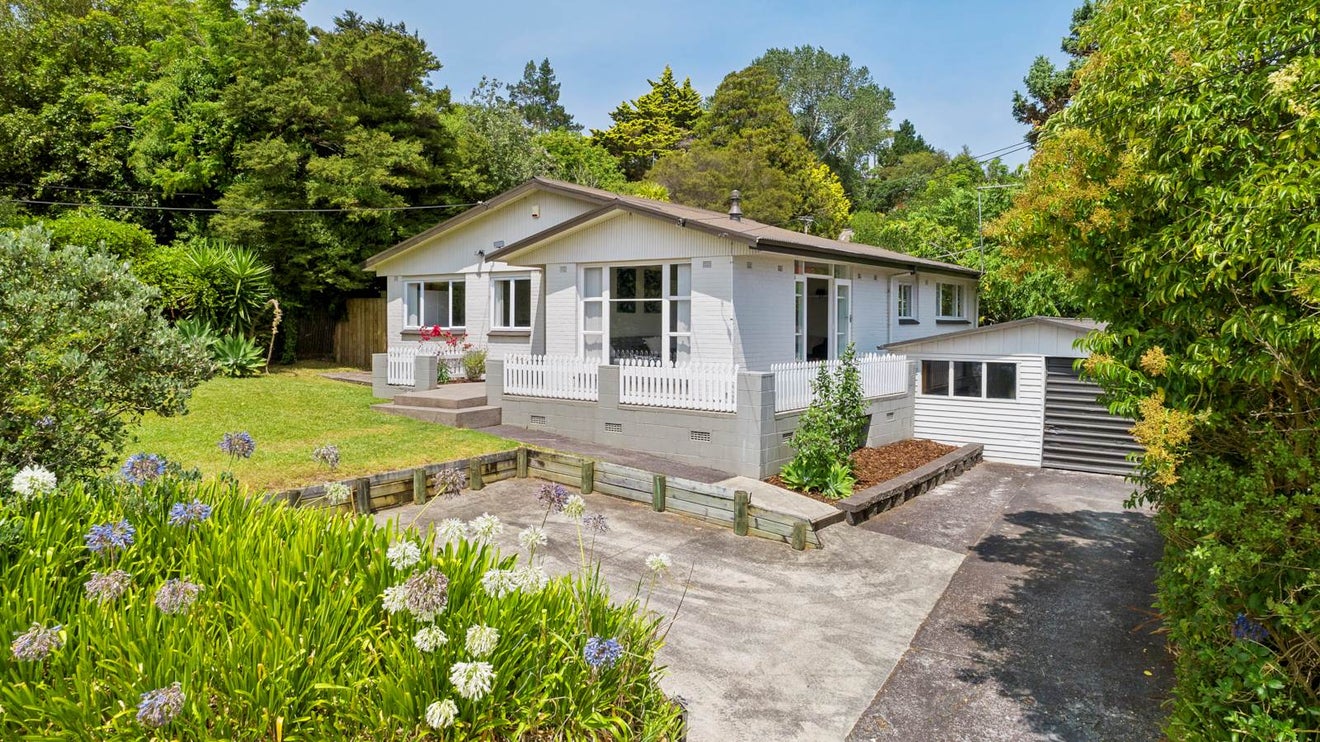 22 Seymour Road, Sunnyvale, Auckland - Carousel 1