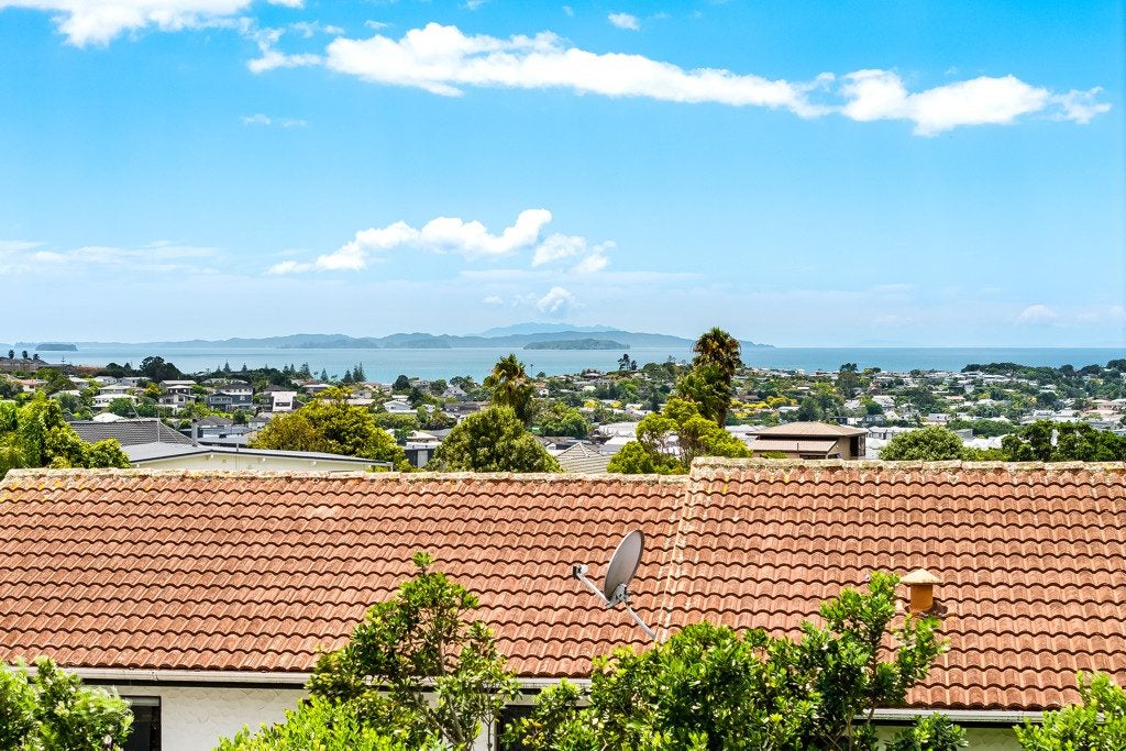 22 Whangaparaoa Road, Red Beach, Whangaparaoa - Carousel 2