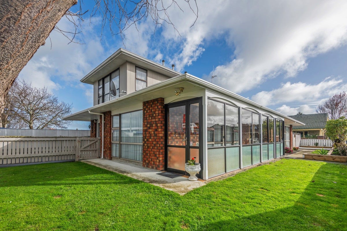 111 College Street, Awapuni, Palmerston North - Carousel 1
