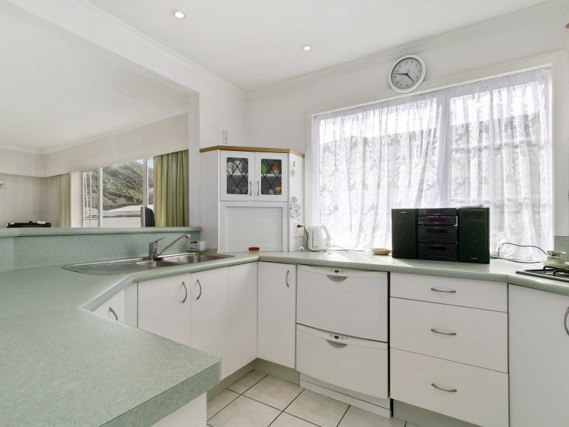77 Westminster Road, Wainuiomata, Lower Hutt - Carousel 2
