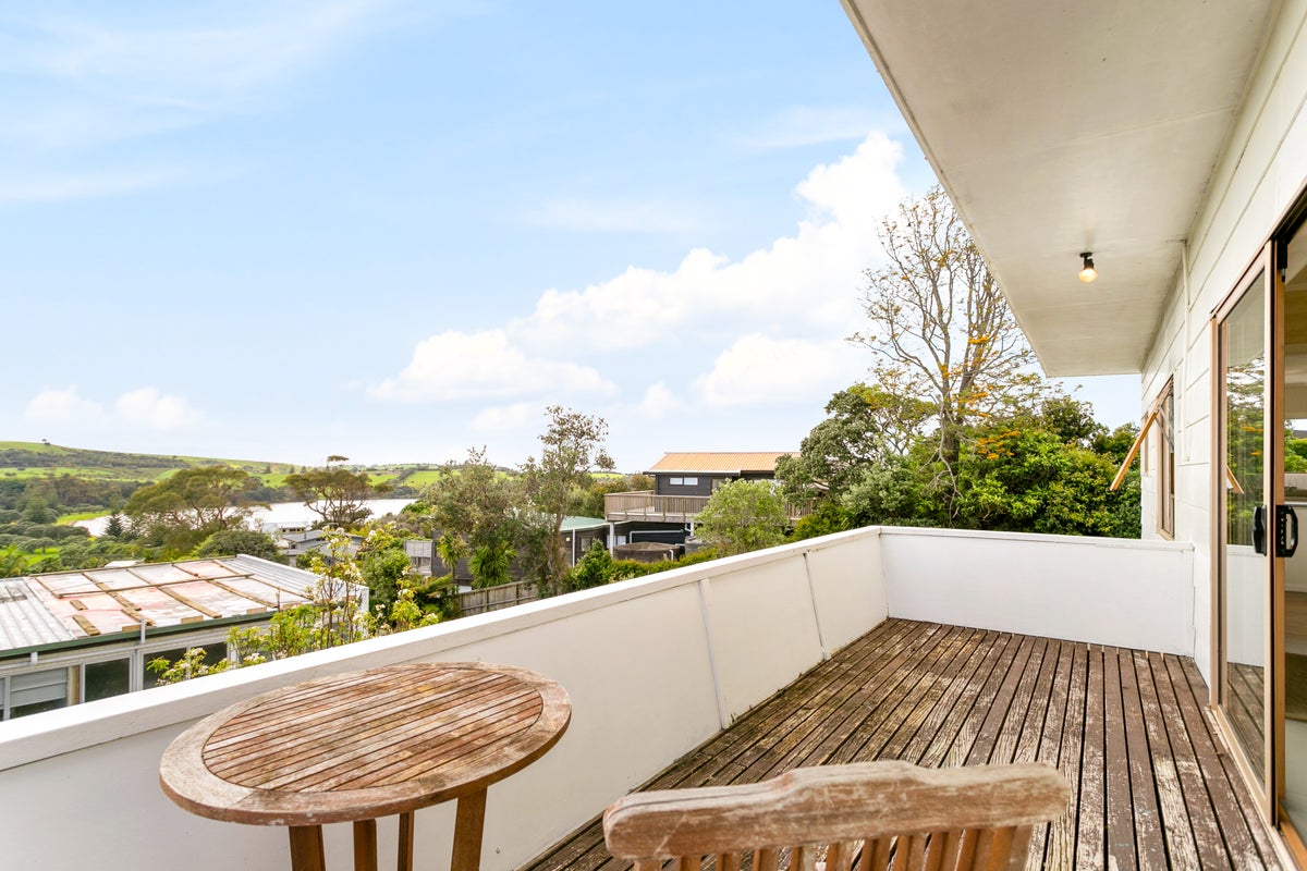 39A Everard Avenue, Army Bay, Whangaparaoa - Carousel 2