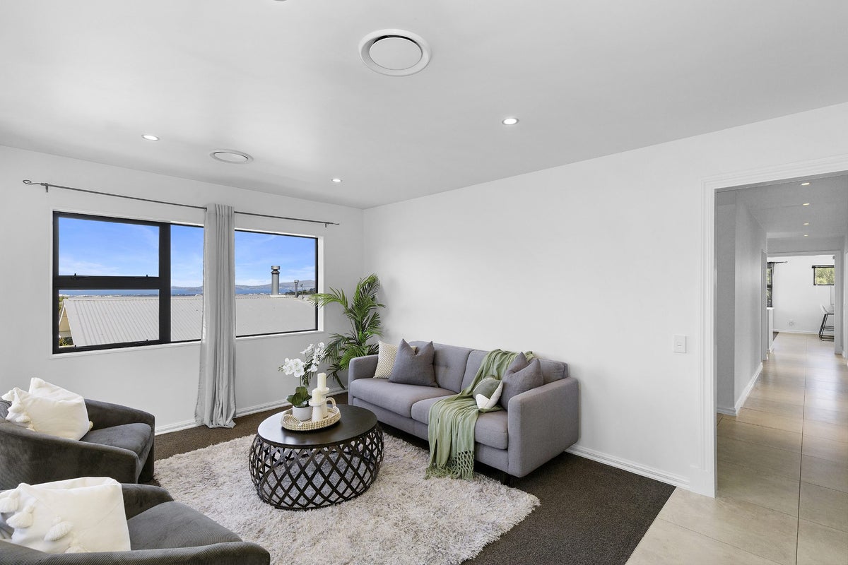 85 Major Drive, Kelson, Lower Hutt - Carousel 2