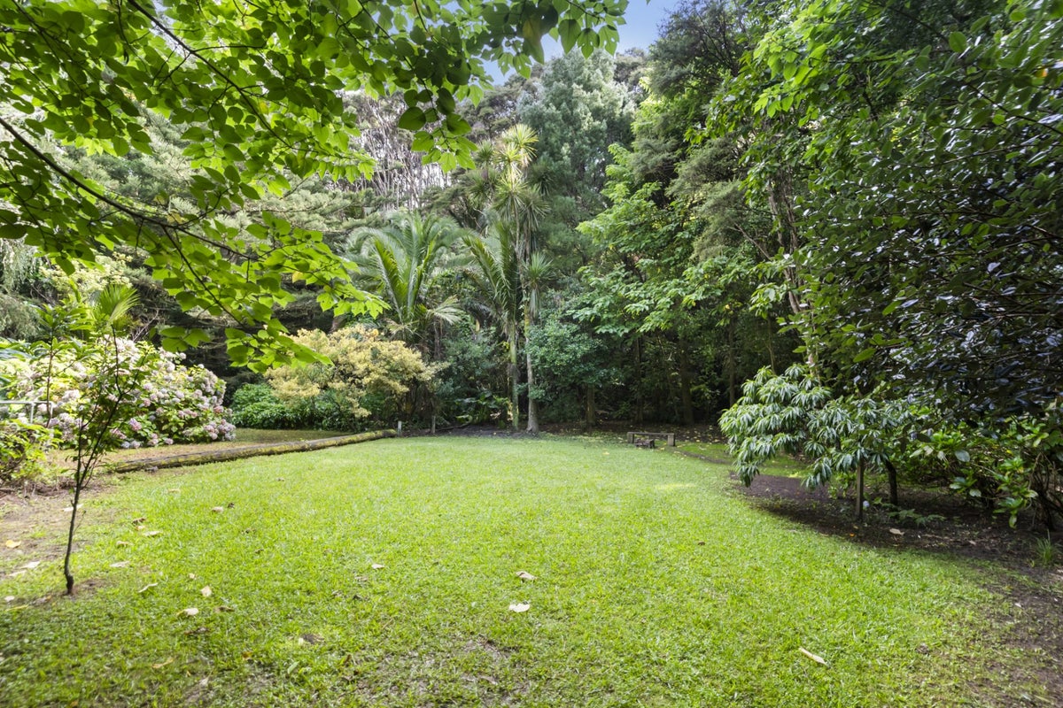 56 Sylvan Valley Avenue, Titirangi, Auckland - Carousel 2