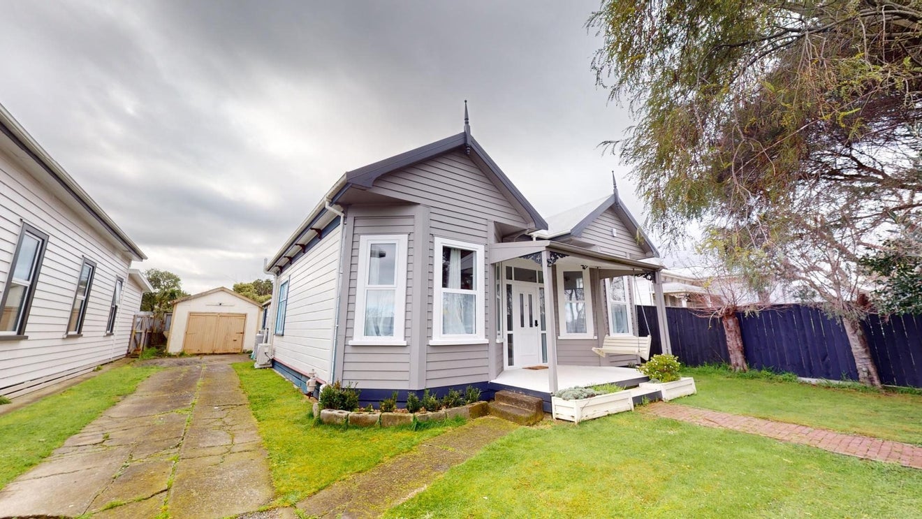 11 Hereford Street, West End, Palmerston North - Carousel 23