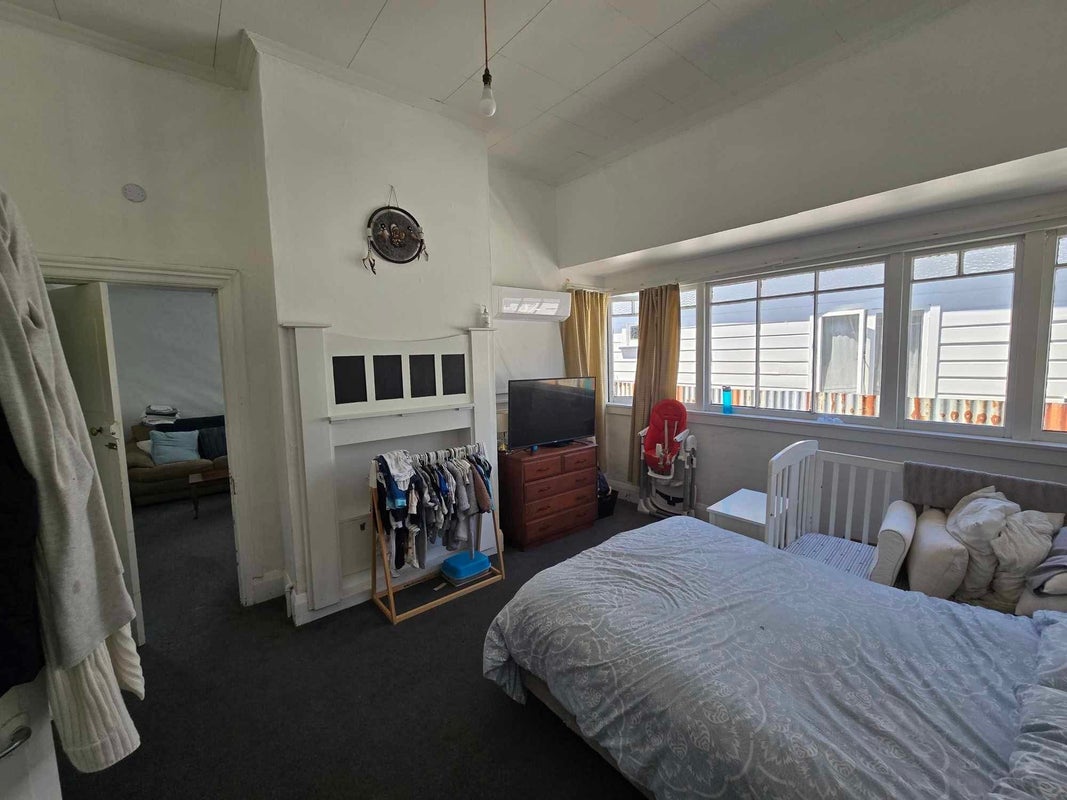 8 Central Terrace, Alicetown, Lower Hutt - Carousel 2