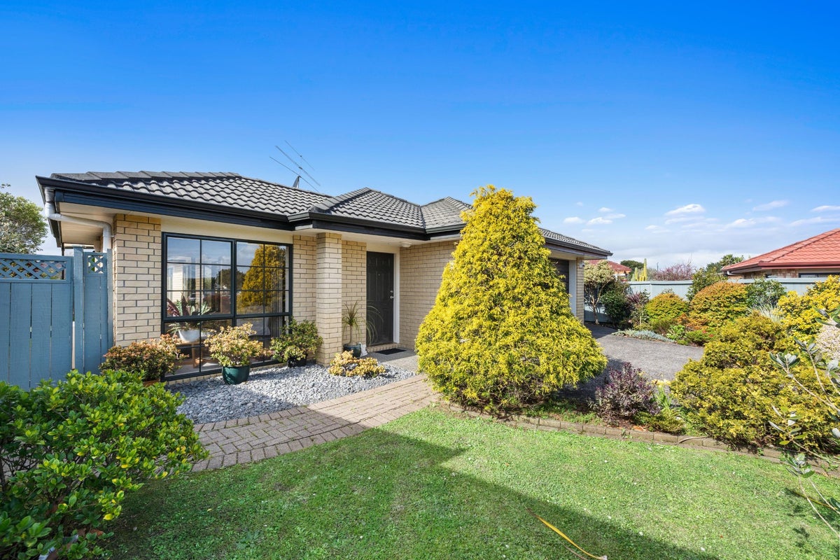 26 Stellata Court, Randwick Park, Auckland - Carousel 2