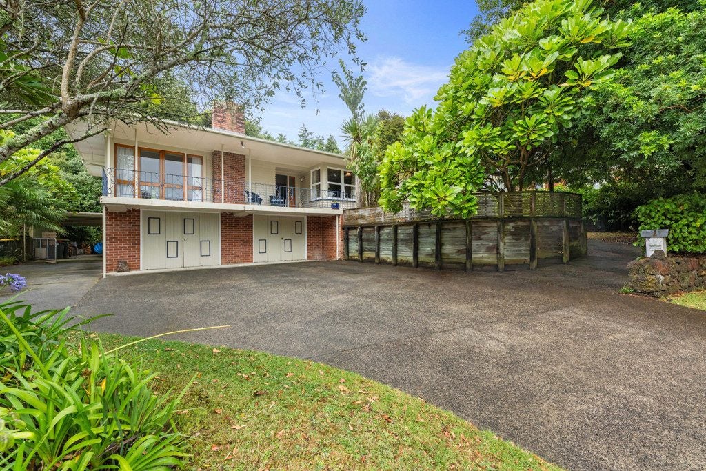 15 Scenic Drive, Hillpark, Auckland - Carousel 1