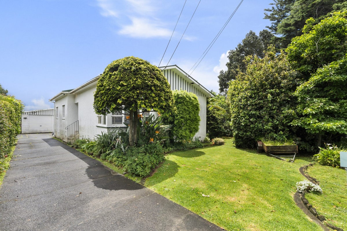 37 Court Crescent, Panmure, Auckland - Carousel 1