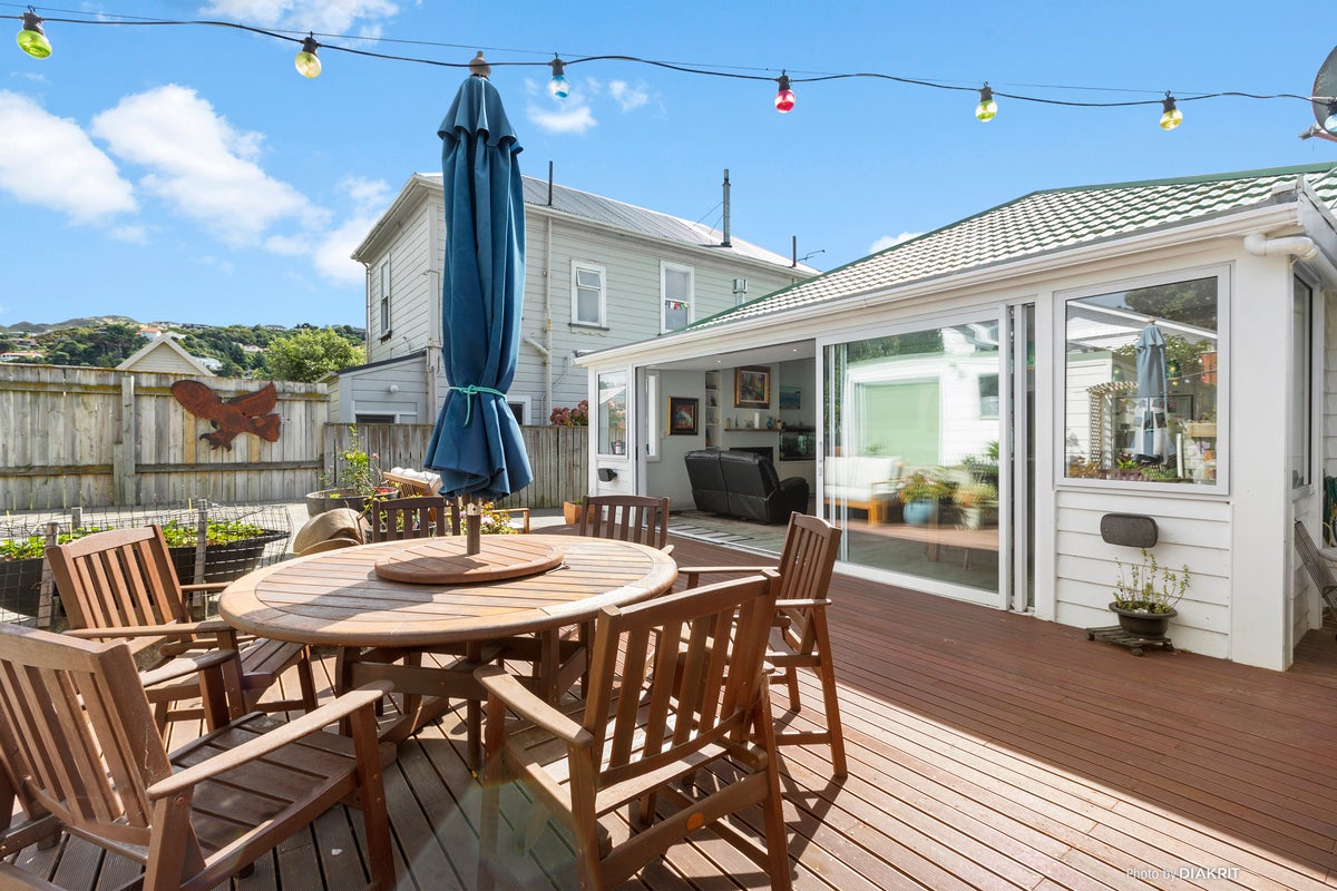 11 Humber Street, Island Bay, Wellington - Carousel 2