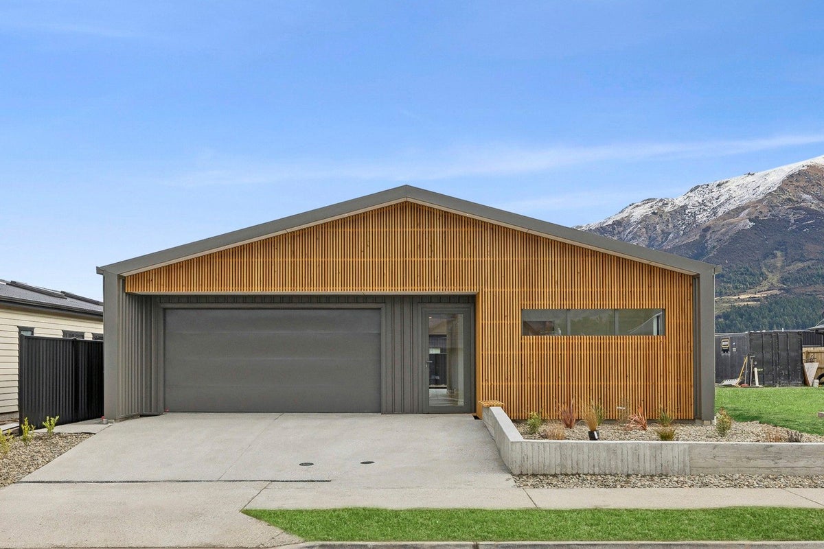 6 Waddell Street, LAKE HAWEA - Carousel 1