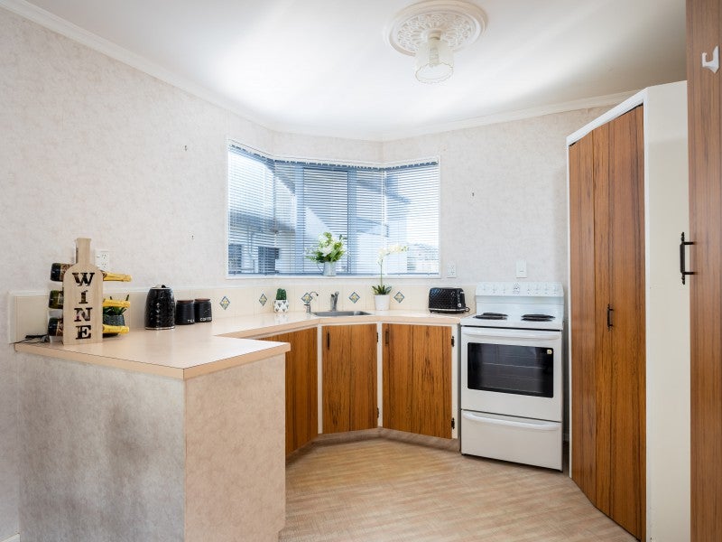 2/12 Newton Street, Fitzroy, New Plymouth - Carousel 2