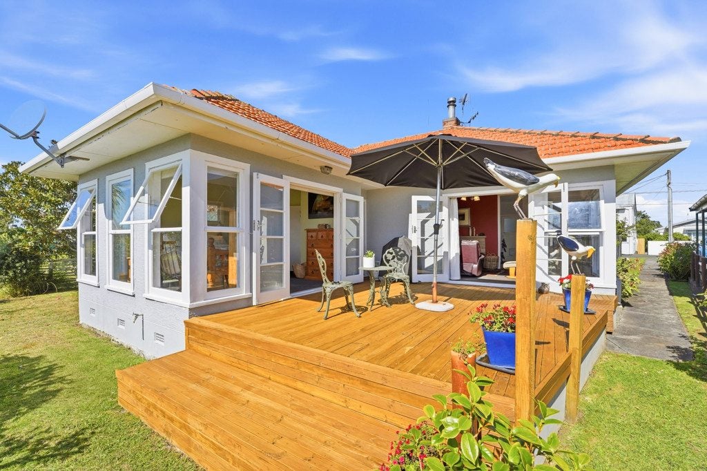 19 Stark Street, Durie Hill, Whanganui - Carousel 2