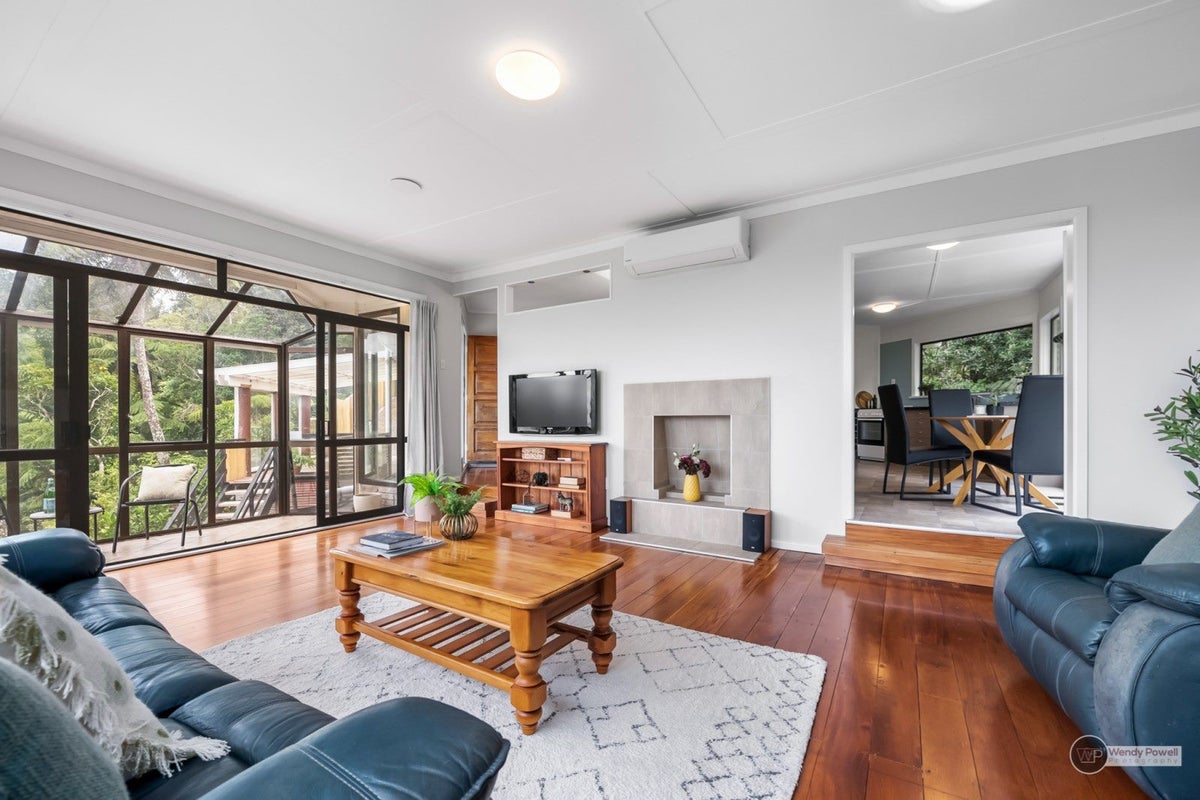 4 Wairere Road, Belmont, Lower Hutt - Carousel 2